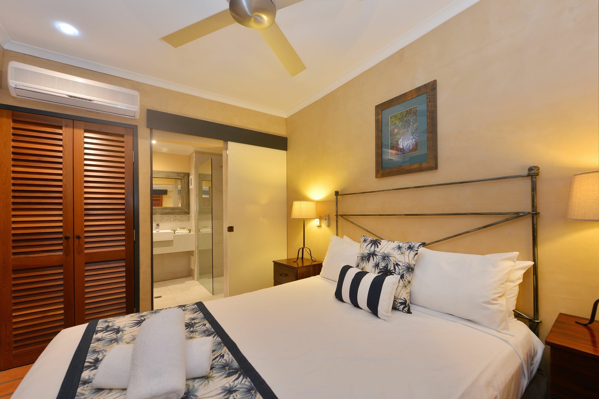 Seascape Apartments At Villa San Michele Port Douglas Dış mekan fotoğraf